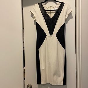 Cache scuba off white and black snakeskin dress